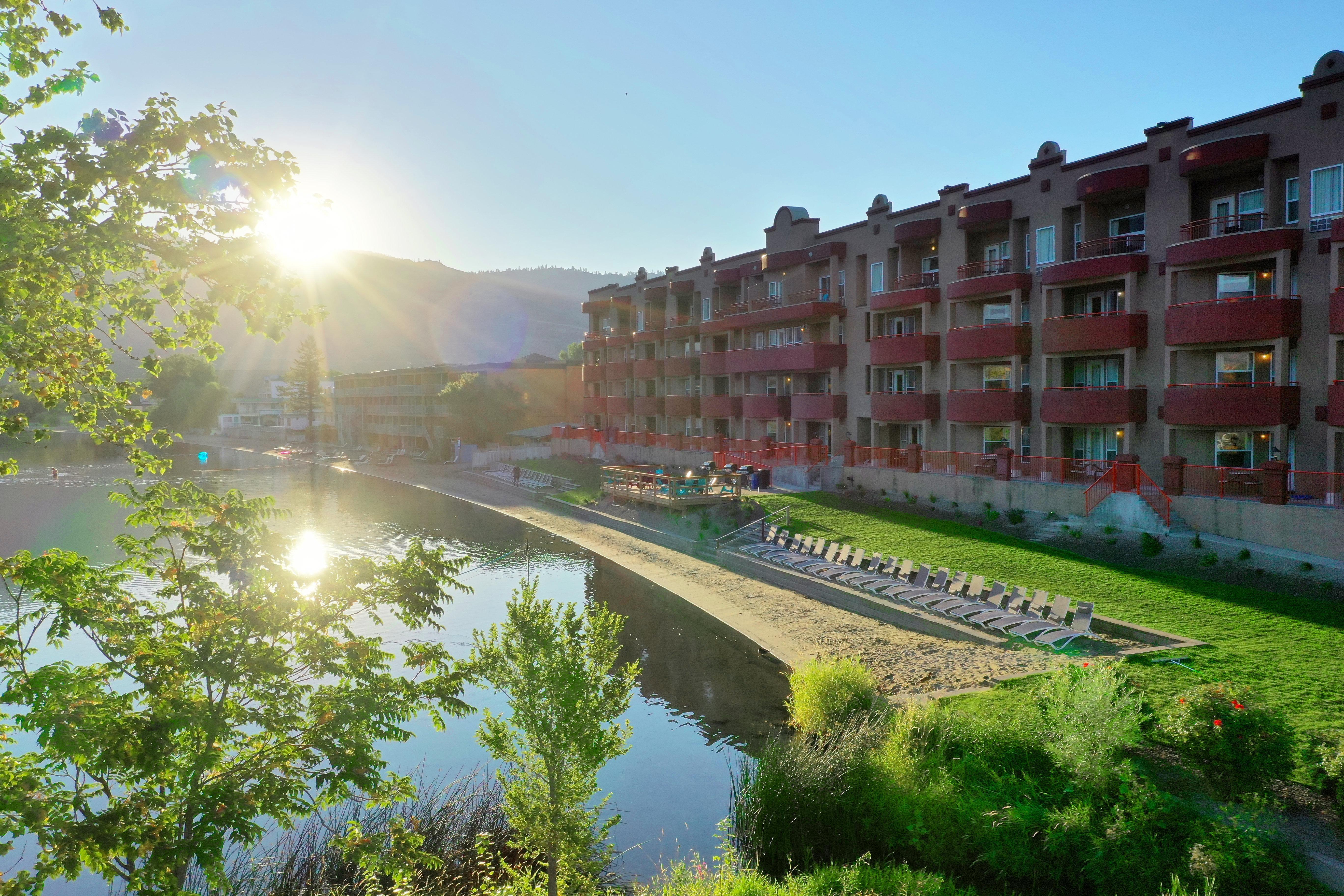 Holiday Inn Hotel & Suites Osoyoos By Ihg Екстер'єр фото