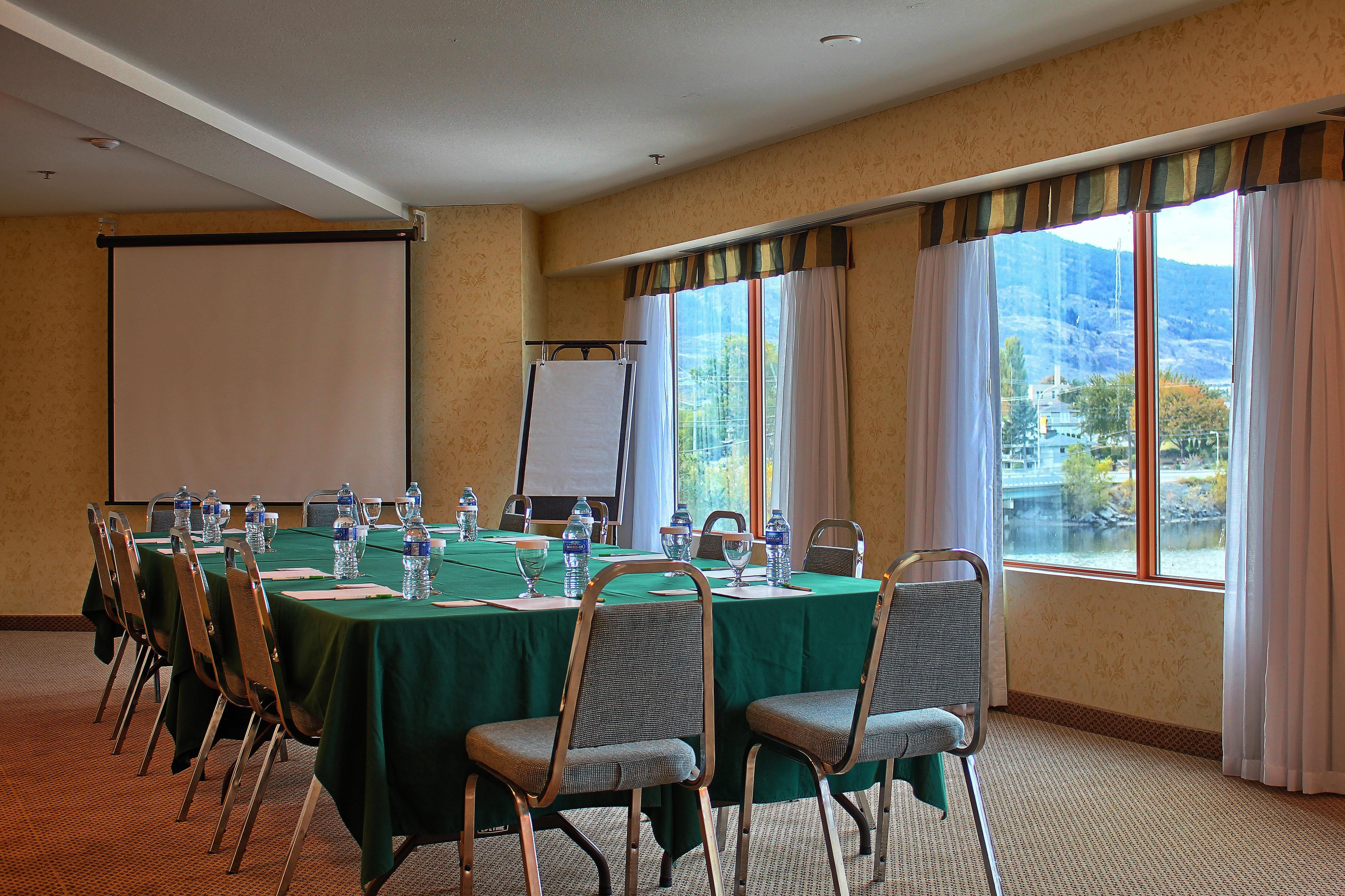 Holiday Inn Hotel & Suites Osoyoos By Ihg Екстер'єр фото