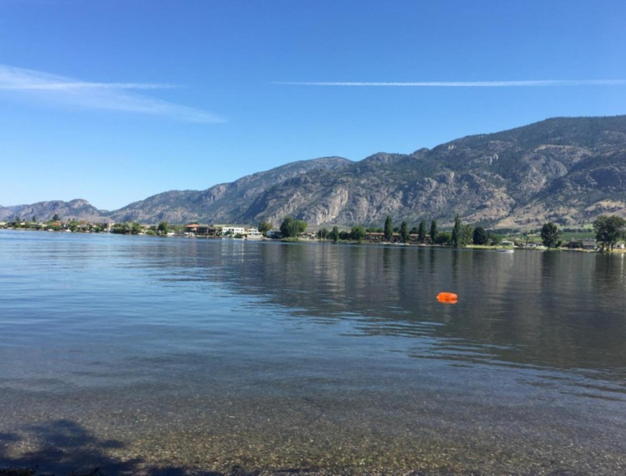 Holiday Inn Hotel & Suites Osoyoos By Ihg Екстер'єр фото
